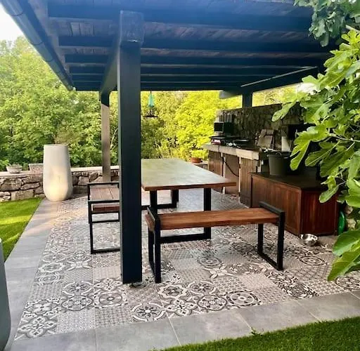 Trohi Homes - Soulful Istrian Hideaway