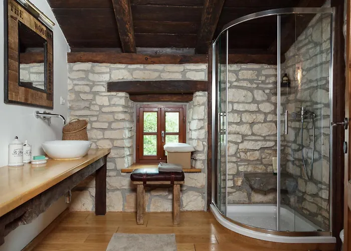 Trohi Homes - Soulful Istrian Hideaway Villa *
