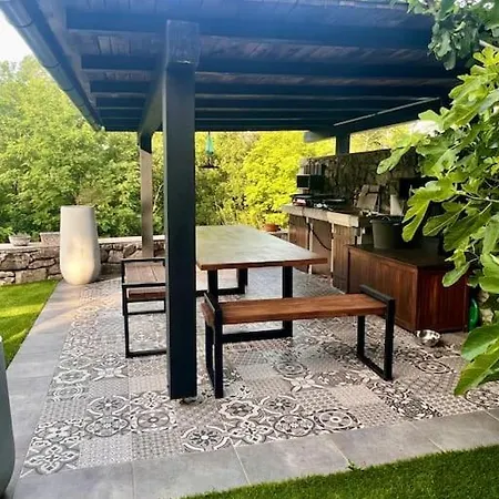 Trohi Homes - Soulful Istrian Hideaway