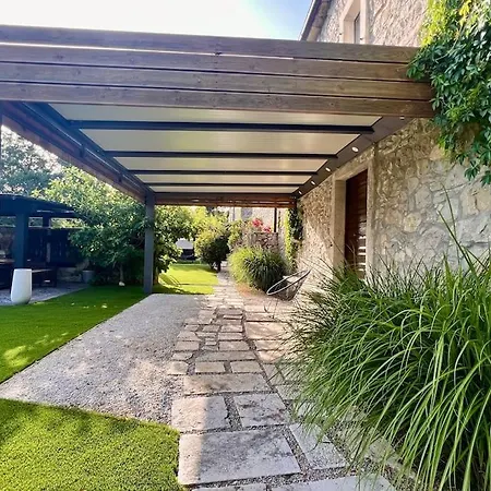 Villa Trohi Homes - Soulful Istrian Hideaway Susnjevica