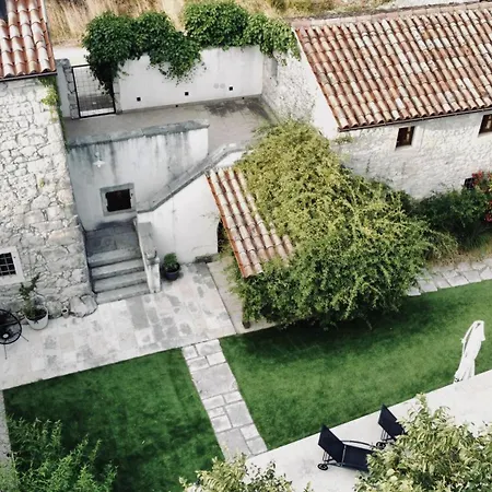 Trohi Homes - Soulful Istrian Hideaway Villa *