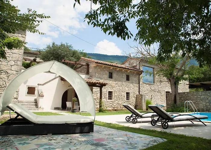 Trohi Homes - Soulful Istrian Hideaway Susnjevica