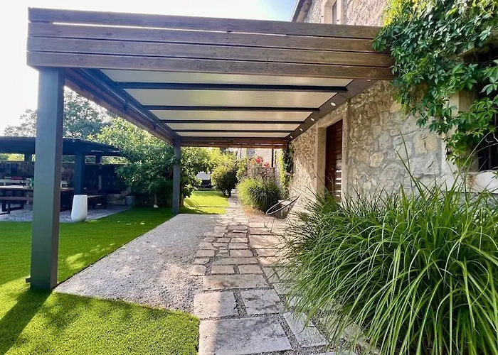 Villa Trohi Homes - Soulful Istrian Hideaway Susnjevica