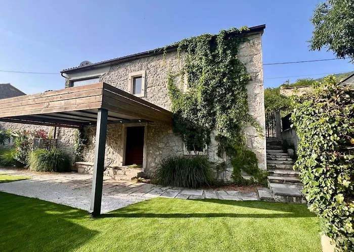 Trohi Homes - Soulful Istrian Hideaway