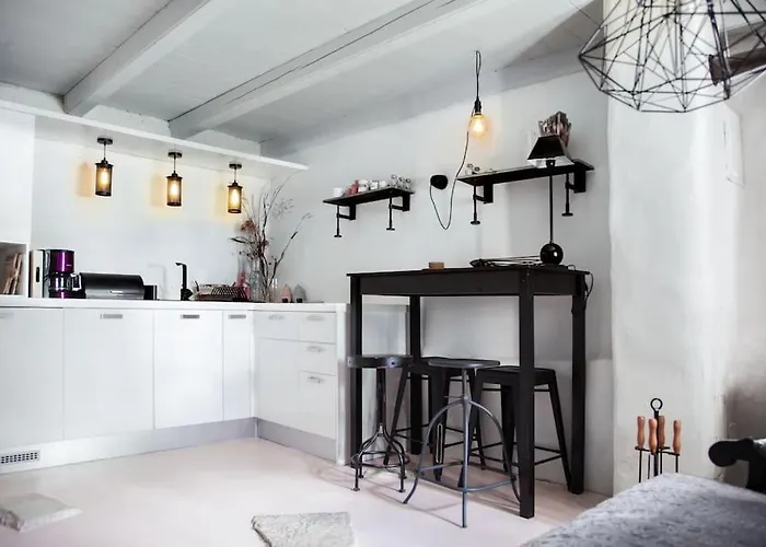 Trohi Homes - Soulful Istrian Hideaway Villa