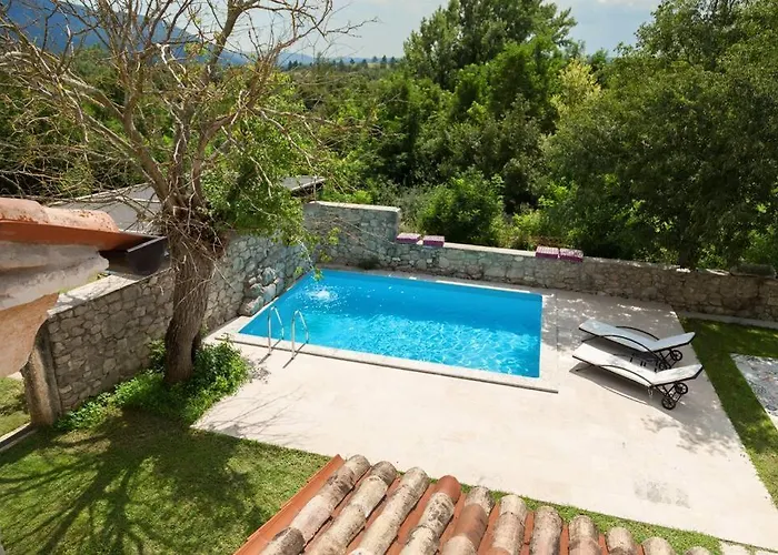 Villa Trohi Homes - Soulful Istrian Hideaway *