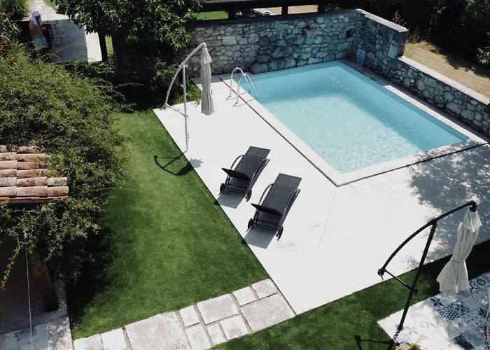 Trohi Homes - Soulful Istrian Hideaway Villa